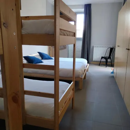 De Cerceda بيت شباب